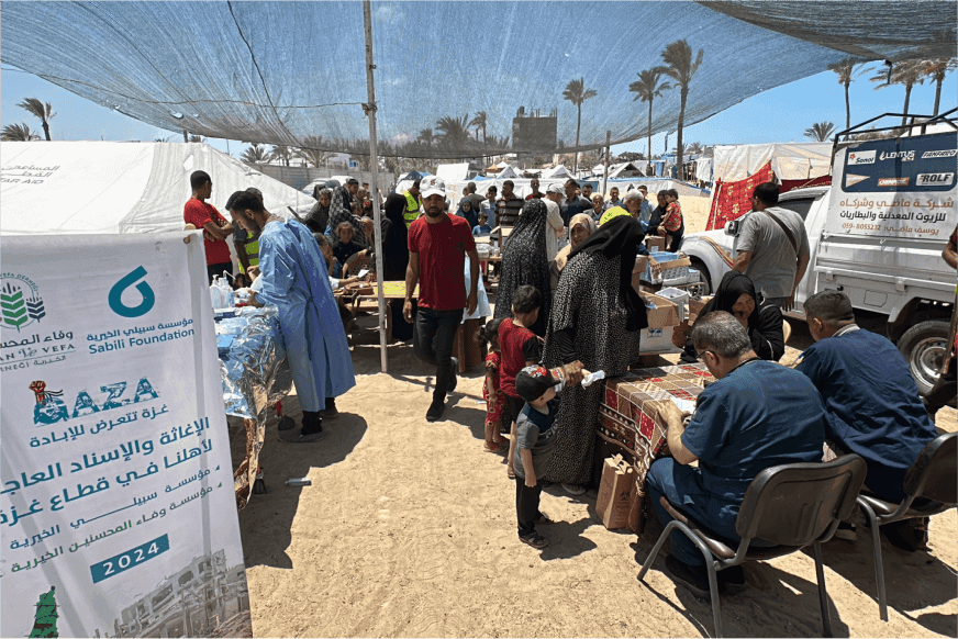 تقديم المساعدة الطبية للنازحين والجرحى الفلسطينيين